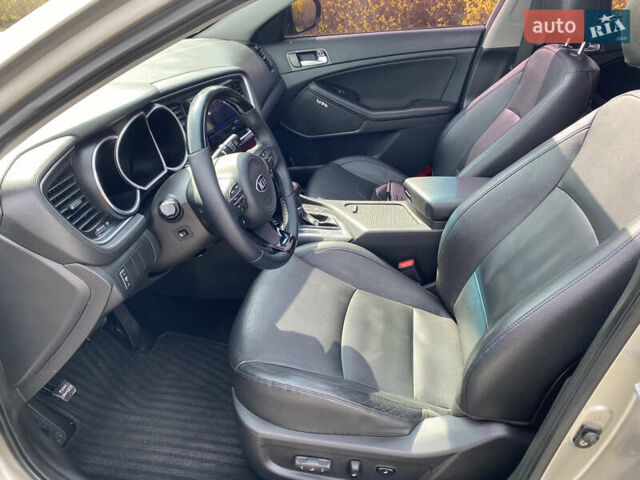 Сірий Кіа K5, об'ємом двигуна 2 л та пробігом 258 тис. км за 12200 $, фото 12 на Automoto.ua