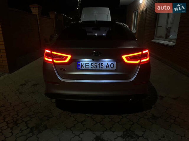 Сірий Кіа K5, об'ємом двигуна 2 л та пробігом 258 тис. км за 12200 $, фото 24 на Automoto.ua