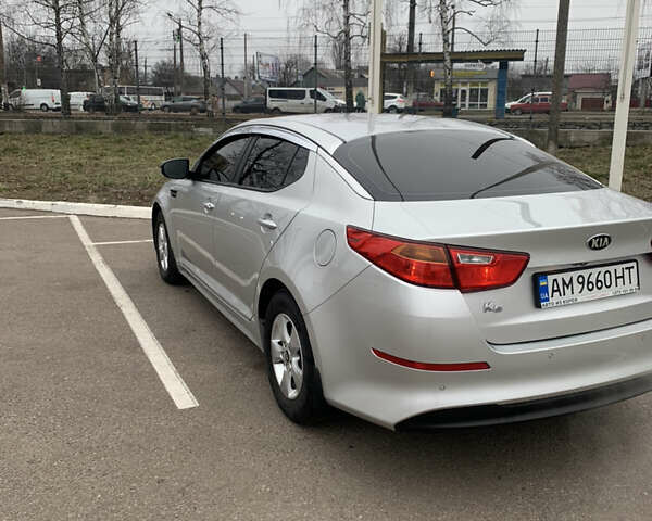 Серый Киа K5, объемом двигателя 2 л и пробегом 241 тыс. км за 8800 $, фото 4 на Automoto.ua