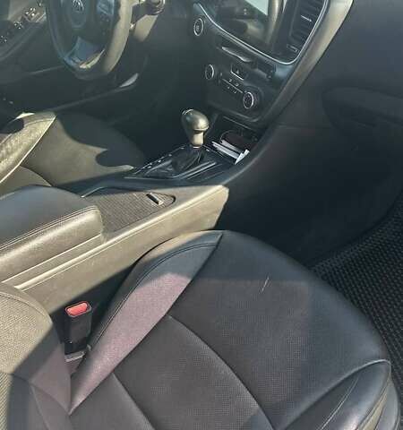 Серый Киа K5, объемом двигателя 2 л и пробегом 340 тыс. км за 8999 $, фото 13 на Automoto.ua