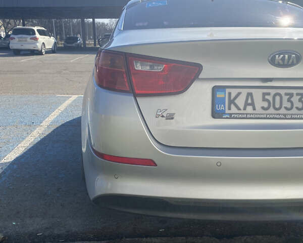 Серый Киа K5, объемом двигателя 2 л и пробегом 261 тыс. км за 8600 $, фото 7 на Automoto.ua