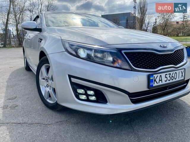 Серый Киа K5, объемом двигателя 2 л и пробегом 115 тыс. км за 10300 $, фото 3 на Automoto.ua