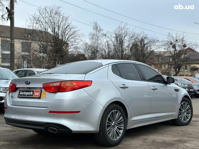 Серый Киа K5, объемом двигателя 2 л и пробегом 205 тыс. км за 10790 $, фото 5 на Automoto.ua