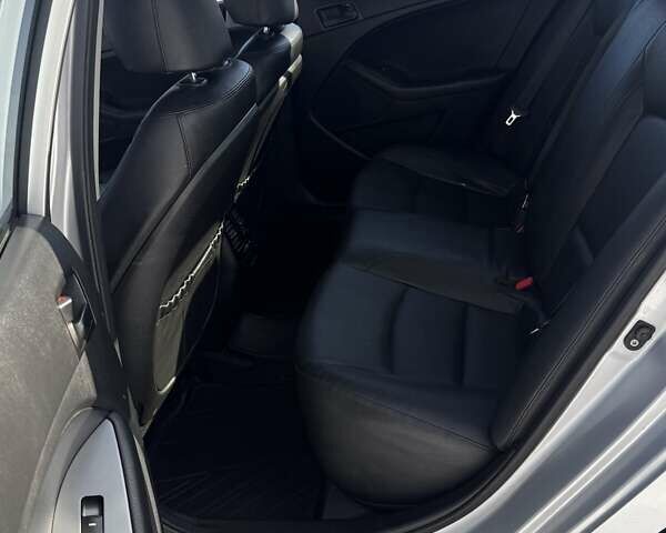 Серый Киа K5, объемом двигателя 2 л и пробегом 451 тыс. км за 7898 $, фото 34 на Automoto.ua