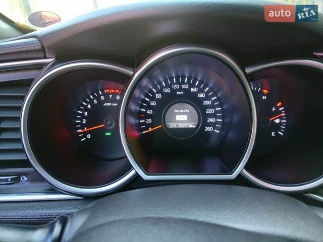 Серый Киа K5, объемом двигателя 2 л и пробегом 202 тыс. км за 12300 $, фото 24 на Automoto.ua