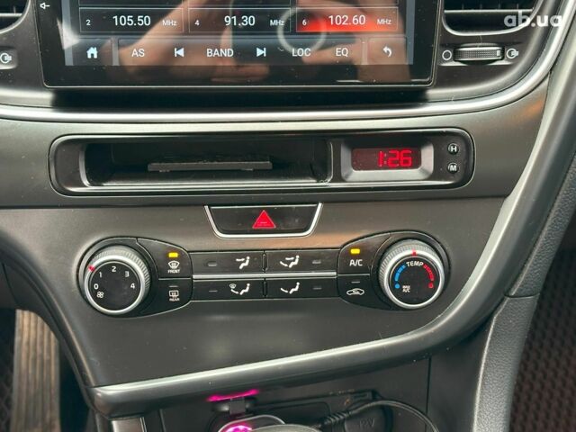 Серый Киа K5, объемом двигателя 2 л и пробегом 205 тыс. км за 10790 $, фото 28 на Automoto.ua