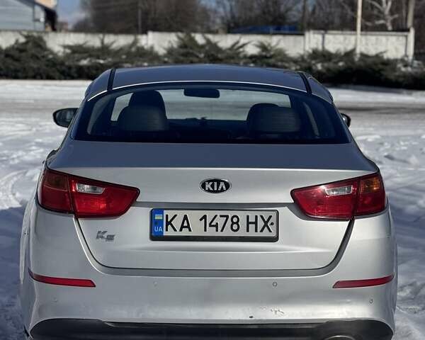 Серый Киа K5, объемом двигателя 2 л и пробегом 451 тыс. км за 7898 $, фото 6 на Automoto.ua