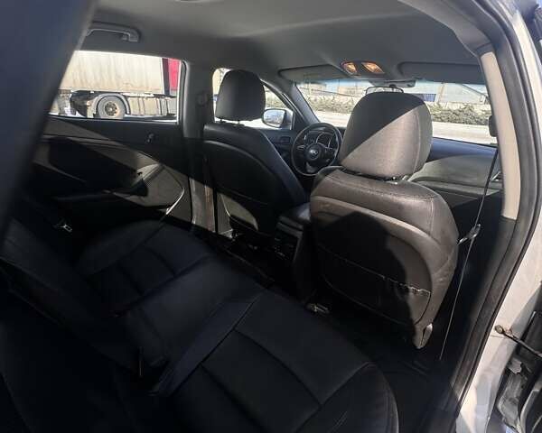 Серый Киа K5, объемом двигателя 2 л и пробегом 451 тыс. км за 7898 $, фото 22 на Automoto.ua
