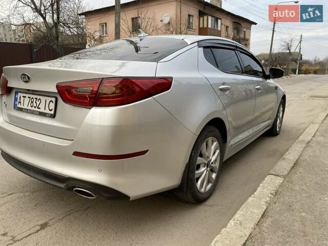 Серый Киа K5, объемом двигателя 2 л и пробегом 238 тыс. км за 10800 $, фото 2 на Automoto.ua