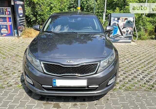 Сірий Кіа K5, об'ємом двигуна 2 л та пробігом 270 тис. км за 10500 $, фото 6 на Automoto.ua