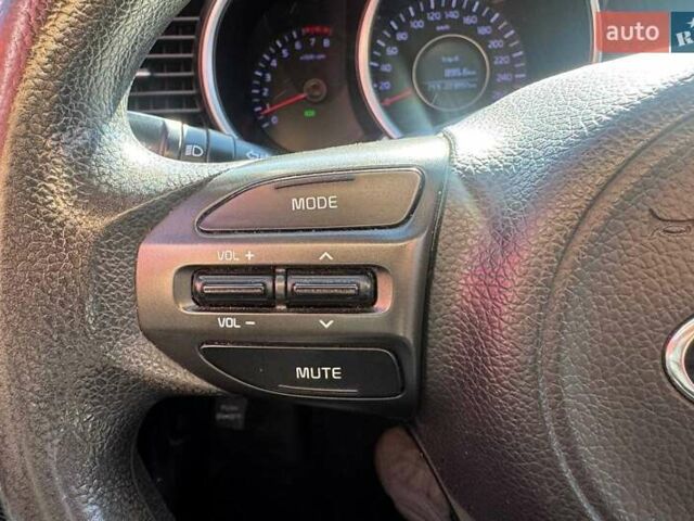 Сірий Кіа K5, об'ємом двигуна 2 л та пробігом 225 тис. км за 9490 $, фото 16 на Automoto.ua