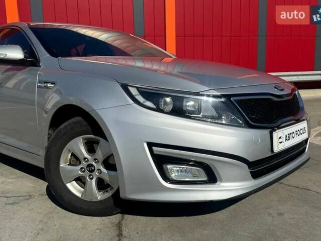 Сірий Кіа K5, об'ємом двигуна 2 л та пробігом 225 тис. км за 9790 $, фото 1 на Automoto.ua