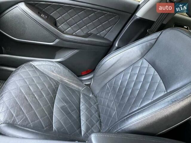 Серый Киа K5, объемом двигателя 2 л и пробегом 238 тыс. км за 10800 $, фото 4 на Automoto.ua