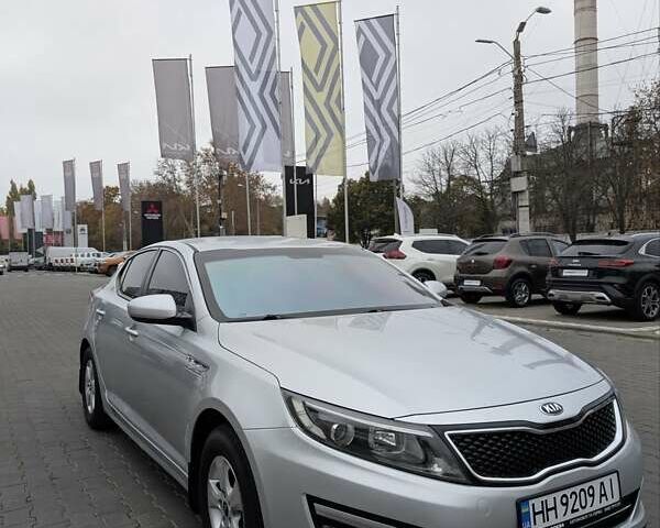 Серый Киа K5, объемом двигателя 2 л и пробегом 364 тыс. км за 8500 $, фото 1 на Automoto.ua