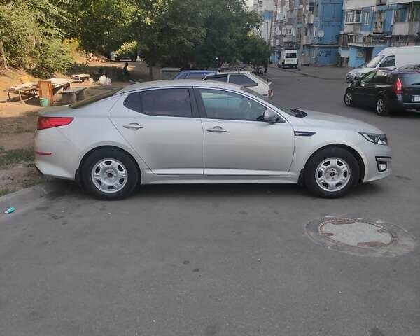 Серый Киа K5, объемом двигателя 2 л и пробегом 220 тыс. км за 9999 $, фото 11 на Automoto.ua