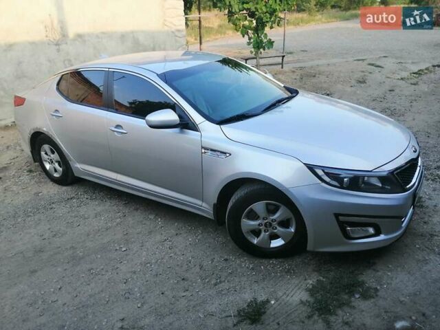 Серый Киа K5, объемом двигателя 2 л и пробегом 365 тыс. км за 8700 $, фото 6 на Automoto.ua