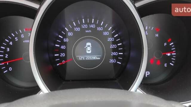 Серый Киа K5, объемом двигателя 2 л и пробегом 222 тыс. км за 10900 $, фото 28 на Automoto.ua