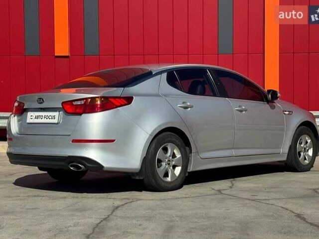 Серый Киа K5, объемом двигателя 2 л и пробегом 224 тыс. км за 10490 $, фото 7 на Automoto.ua