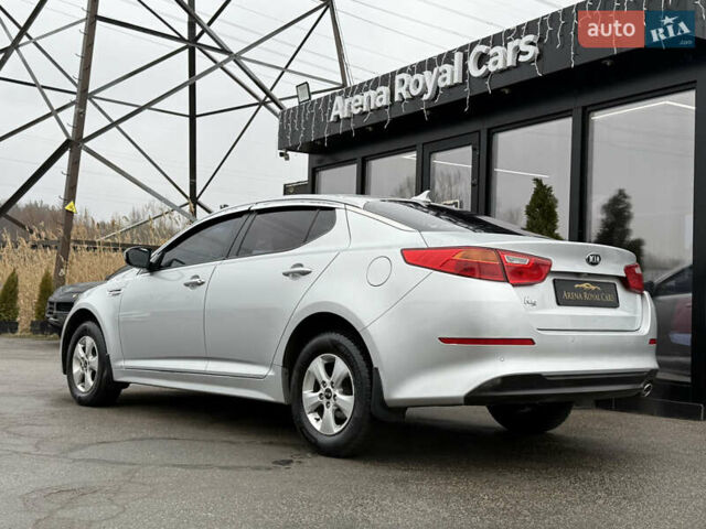 Серый Киа K5, объемом двигателя 2 л и пробегом 185 тыс. км за 8800 $, фото 10 на Automoto.ua