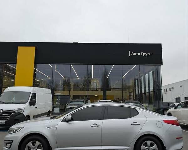 Серый Киа K5, объемом двигателя 2 л и пробегом 364 тыс. км за 8500 $, фото 3 на Automoto.ua