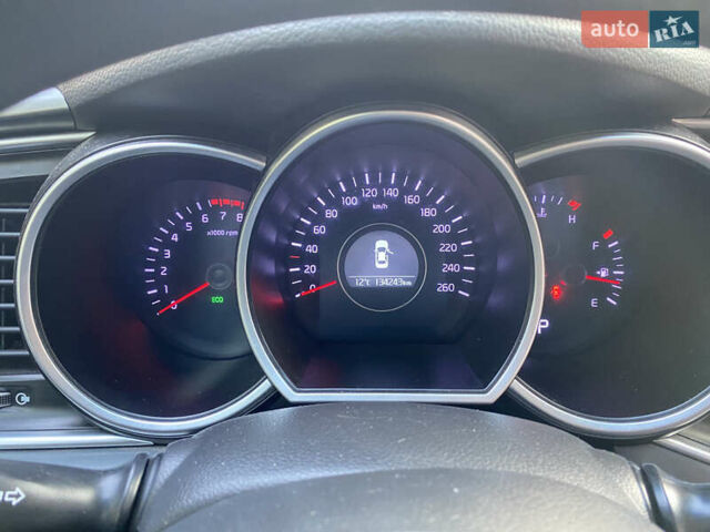 Серый Киа K5, объемом двигателя 2 л и пробегом 200 тыс. км за 9200 $, фото 10 на Automoto.ua