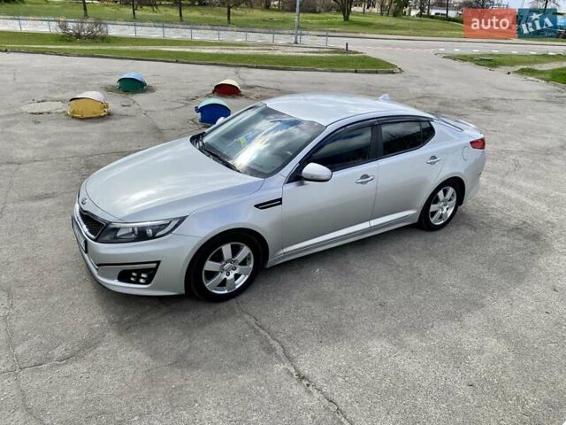 Серый Киа K5, объемом двигателя 2 л и пробегом 115 тыс. км за 10300 $, фото 5 на Automoto.ua