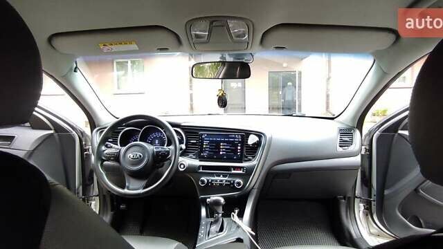 Серый Киа K5, объемом двигателя 2 л и пробегом 222 тыс. км за 10900 $, фото 19 на Automoto.ua