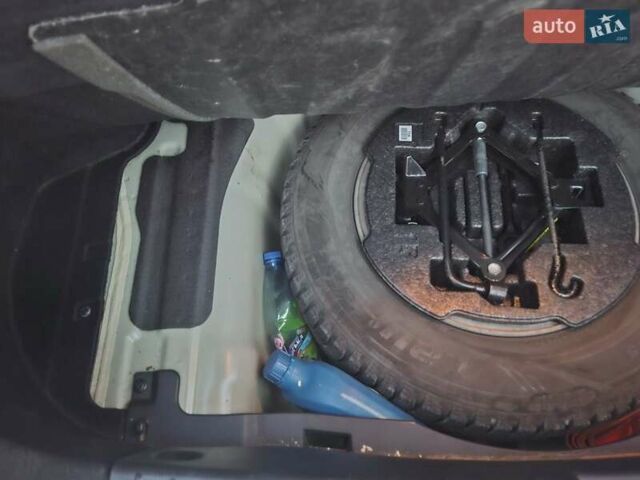 Серый Киа K5, объемом двигателя 2 л и пробегом 239 тыс. км за 12652 $, фото 11 на Automoto.ua