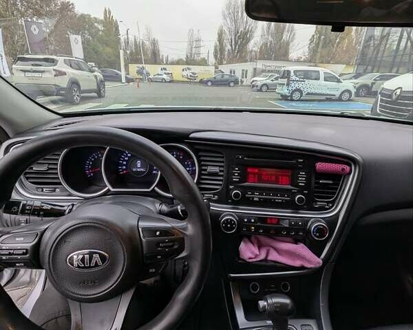Серый Киа K5, объемом двигателя 2 л и пробегом 364 тыс. км за 8500 $, фото 10 на Automoto.ua
