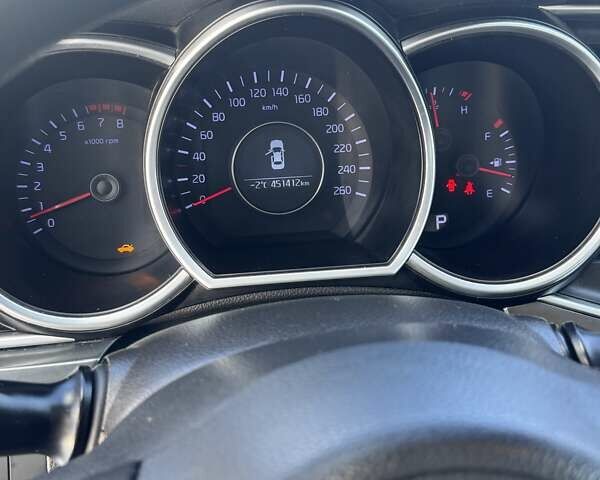 Серый Киа K5, объемом двигателя 2 л и пробегом 451 тыс. км за 7898 $, фото 31 на Automoto.ua
