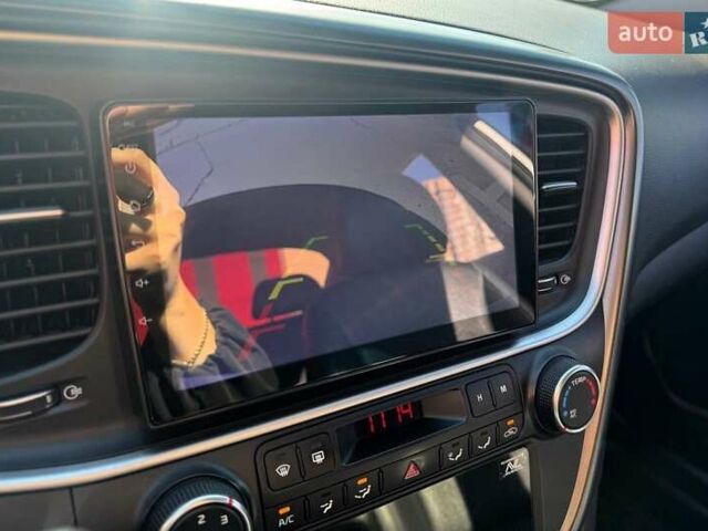 Сірий Кіа K5, об'ємом двигуна 2 л та пробігом 225 тис. км за 9490 $, фото 23 на Automoto.ua