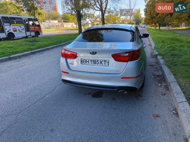 Серый Киа K5, объемом двигателя 2 л и пробегом 202 тыс. км за 12300 $, фото 7 на Automoto.ua