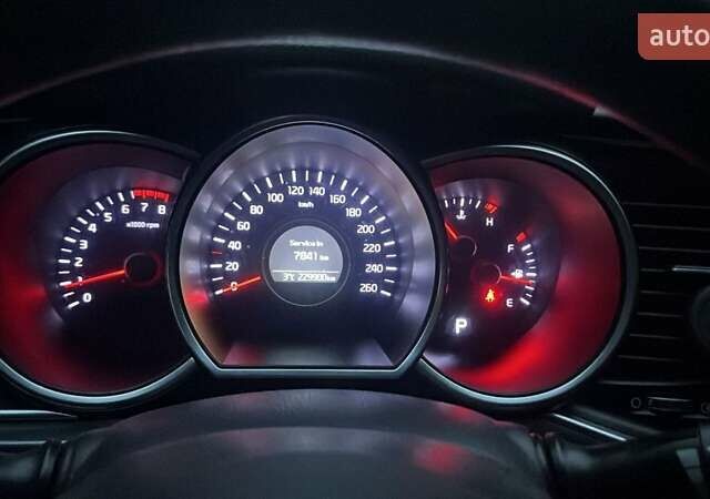 Серый Киа K5, объемом двигателя 2 л и пробегом 230 тыс. км за 8700 $, фото 6 на Automoto.ua