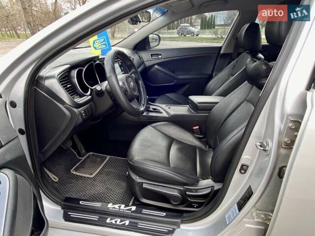 Серый Киа K5, объемом двигателя 2 л и пробегом 115 тыс. км за 10300 $, фото 20 на Automoto.ua