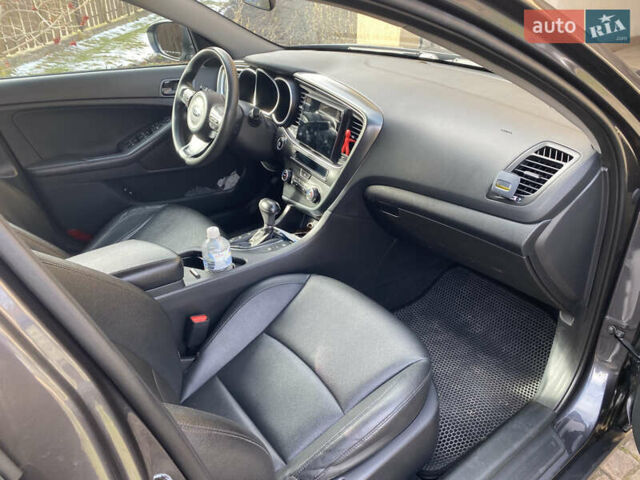Серый Киа K5, объемом двигателя 2 л и пробегом 208 тыс. км за 10550 $, фото 10 на Automoto.ua