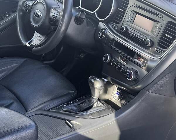 Серый Киа K5, объемом двигателя 2 л и пробегом 451 тыс. км за 7898 $, фото 25 на Automoto.ua