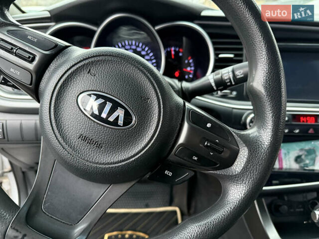 Серый Киа K5, объемом двигателя 2 л и пробегом 185 тыс. км за 8800 $, фото 26 на Automoto.ua