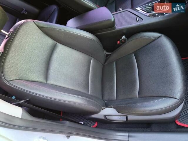 Серый Киа K5, объемом двигателя 2 л и пробегом 202 тыс. км за 12300 $, фото 32 на Automoto.ua