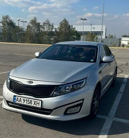 Серый Киа K5, объемом двигателя 2 л и пробегом 340 тыс. км за 8999 $, фото 5 на Automoto.ua