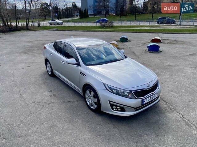 Серый Киа K5, объемом двигателя 2 л и пробегом 115 тыс. км за 10300 $, фото 1 на Automoto.ua