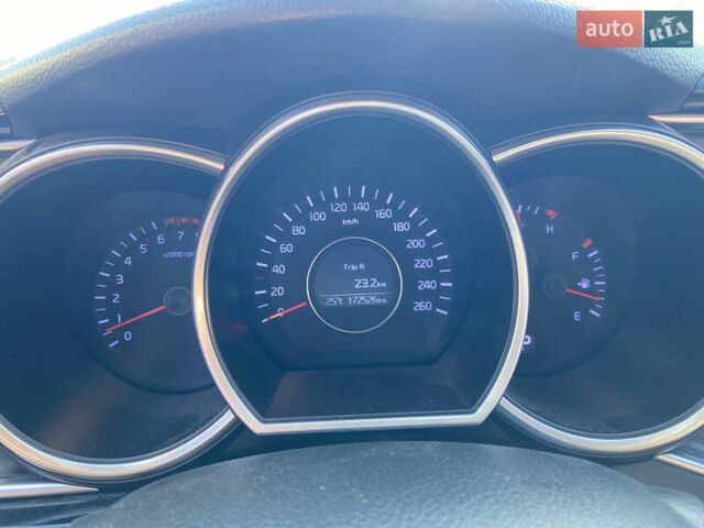 Серый Киа K5, объемом двигателя 2 л и пробегом 172 тыс. км за 8000 $, фото 15 на Automoto.ua