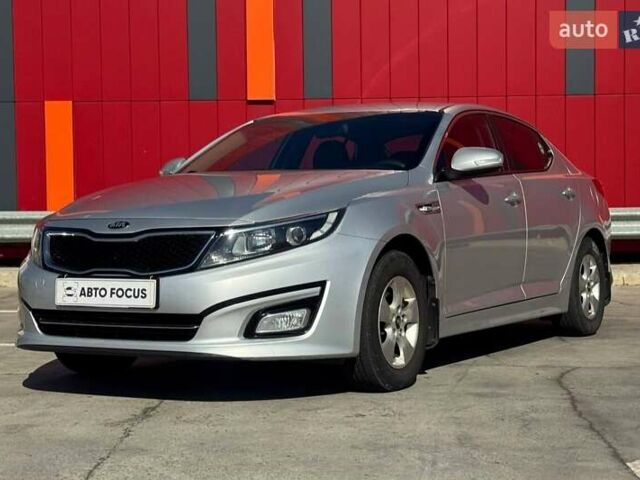 Серый Киа K5, объемом двигателя 2 л и пробегом 224 тыс. км за 10490 $, фото 3 на Automoto.ua