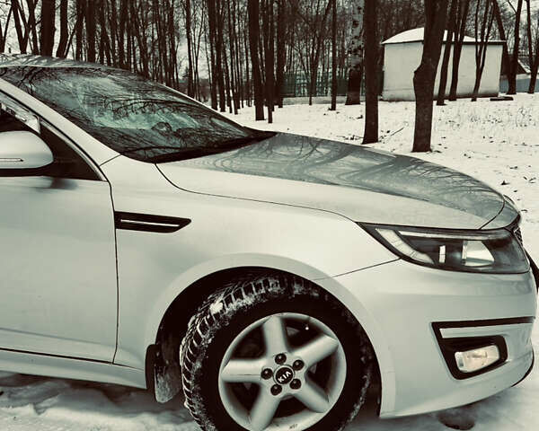 Серый Киа K5, объемом двигателя 2 л и пробегом 158 тыс. км за 9600 $, фото 16 на Automoto.ua