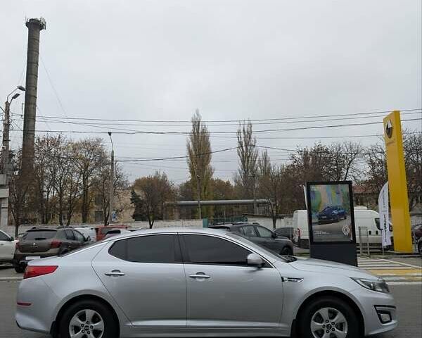 Серый Киа K5, объемом двигателя 2 л и пробегом 364 тыс. км за 8500 $, фото 5 на Automoto.ua