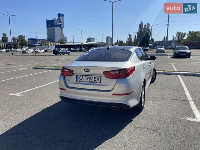 Серый Киа K5, объемом двигателя 2 л и пробегом 172 тыс. км за 8000 $, фото 4 на Automoto.ua