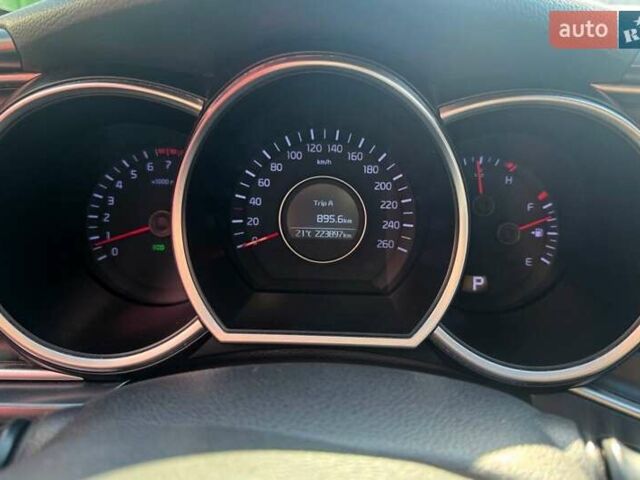 Сірий Кіа K5, об'ємом двигуна 2 л та пробігом 225 тис. км за 9490 $, фото 17 на Automoto.ua