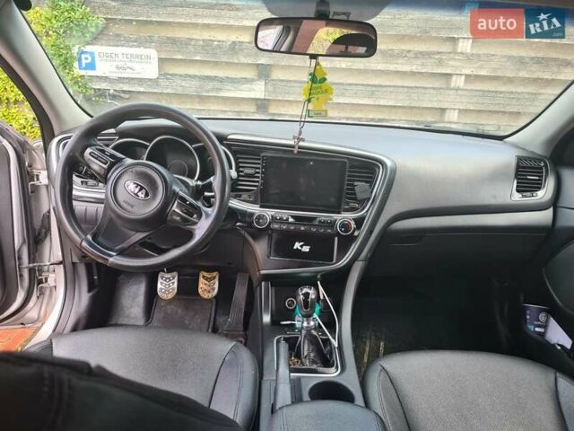 Серый Киа K5, объемом двигателя 2 л и пробегом 202 тыс. км за 9308 $, фото 7 на Automoto.ua