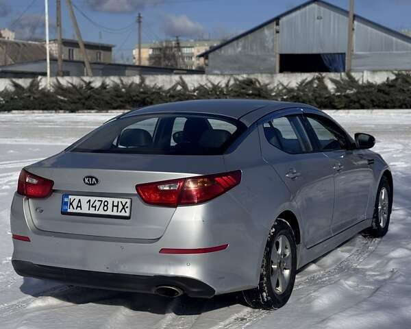 Серый Киа K5, объемом двигателя 2 л и пробегом 451 тыс. км за 7898 $, фото 3 на Automoto.ua