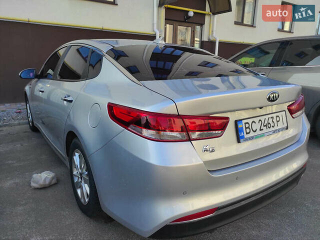 Серый Киа K5, объемом двигателя 2 л и пробегом 155 тыс. км за 14200 $, фото 10 на Automoto.ua