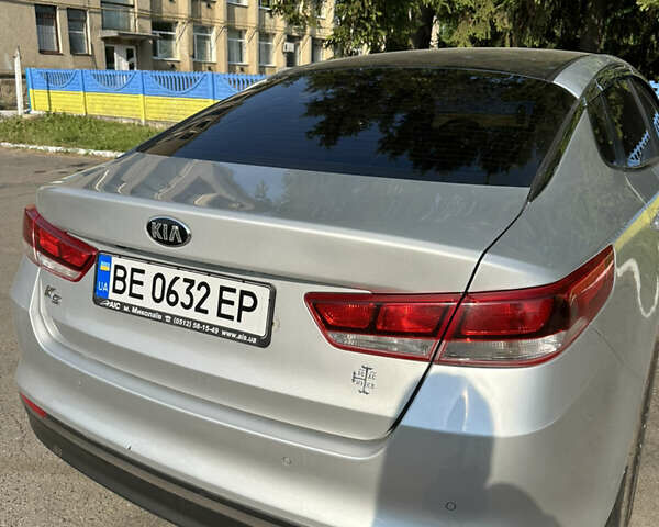 Серый Киа K5, объемом двигателя 2 л и пробегом 215 тыс. км за 11500 $, фото 16 на Automoto.ua